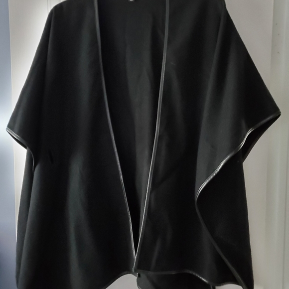 Ann Taylor Black Cape - Picture 1 of 5